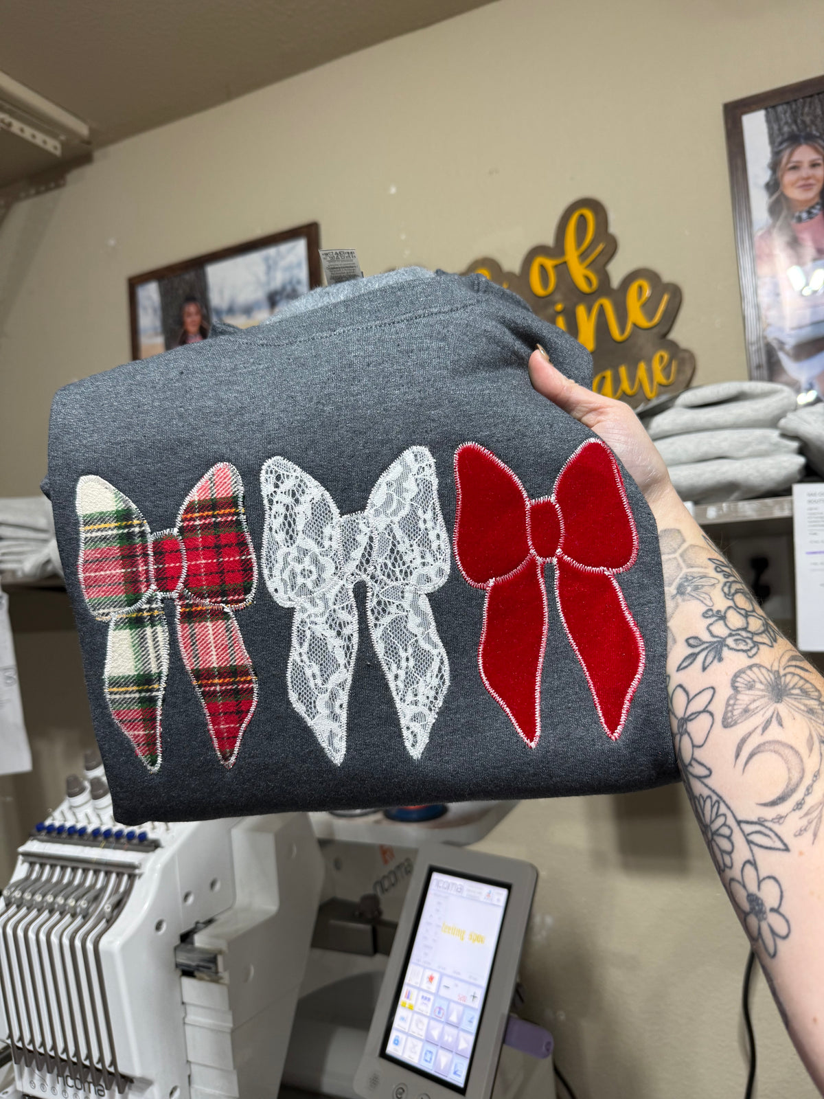 Dark Heather bows across chest xl