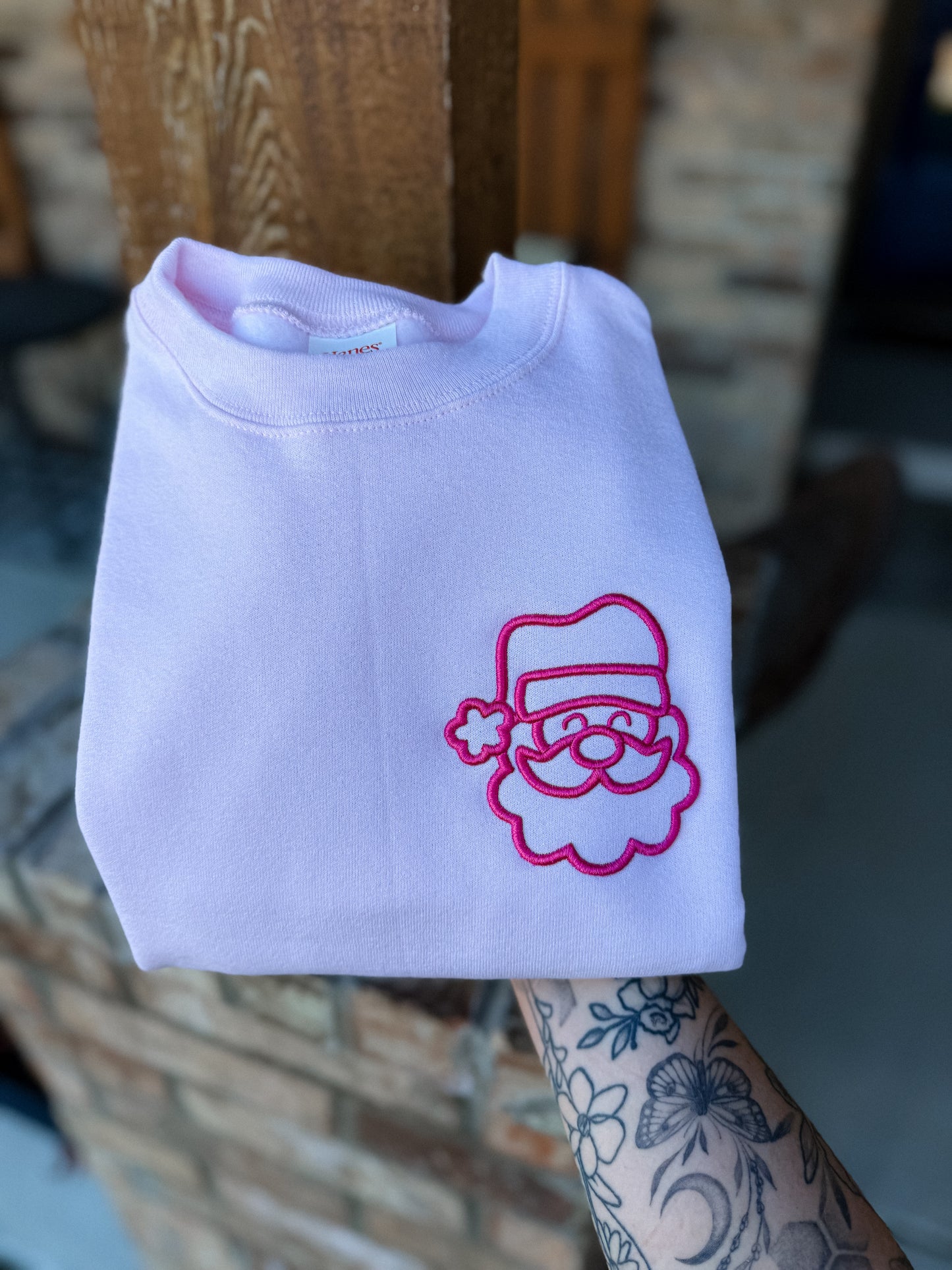 Puffed pocket embroidery Santa crewneck