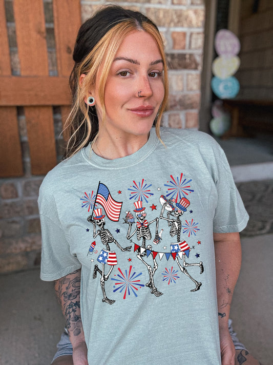 Dancing skellies tee
