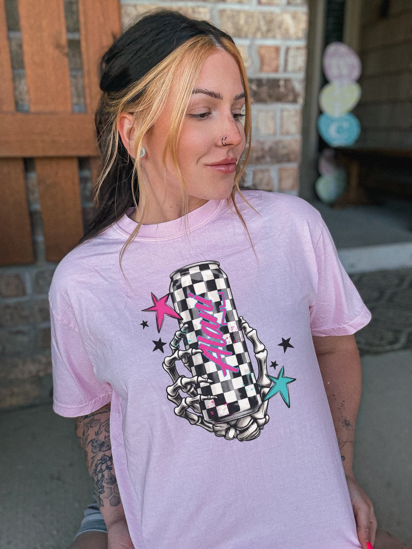Skellie hand tee