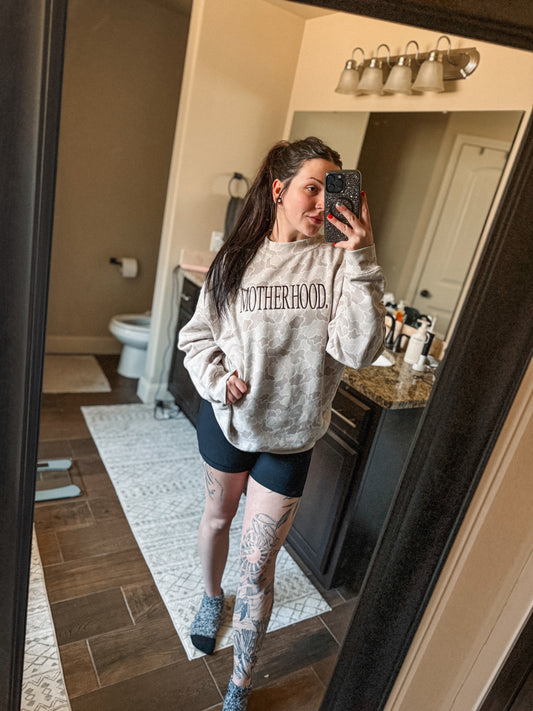 Semi mocked neck unisex crewneck camo