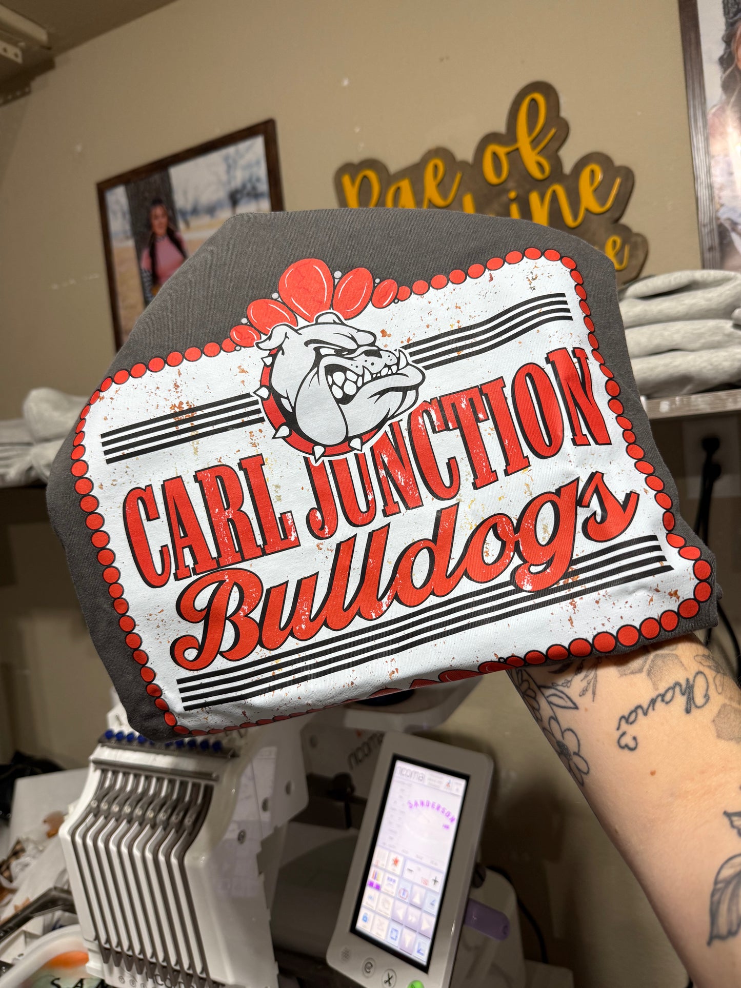 CJ bulldogs tee large